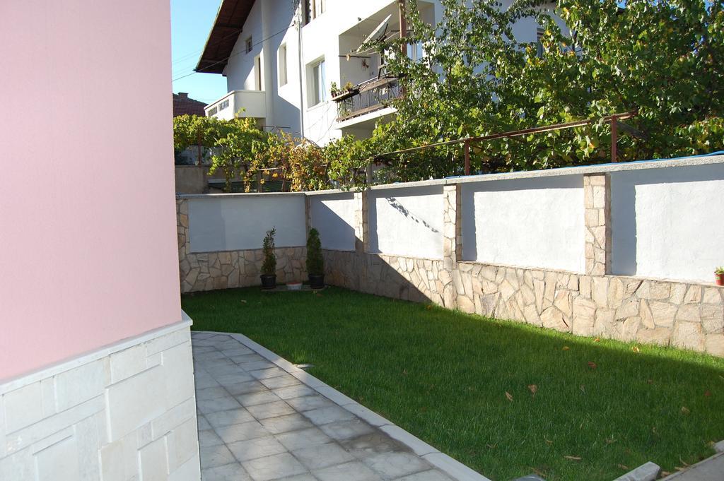 Rozovata Kashta Hotel Kyustendil Luaran gambar